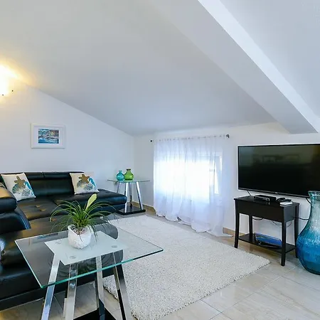 Apartment Franka *