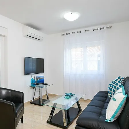 Franka Apartment
